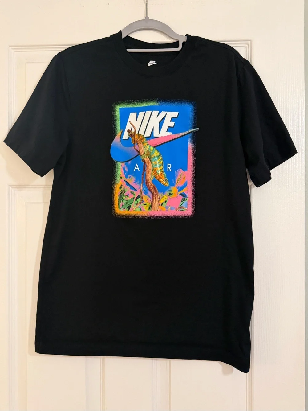 Nike Air Men's Black Graphic Chameleon Logo T-Shirt
